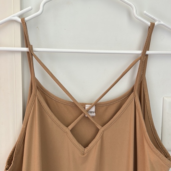 🌟2/$10🌟Boutique Leopard Striped Cross Neck Detail Tank Top - Picture 2 of 4